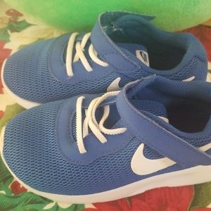 Toddler Nike Shoes (sz 10) used
